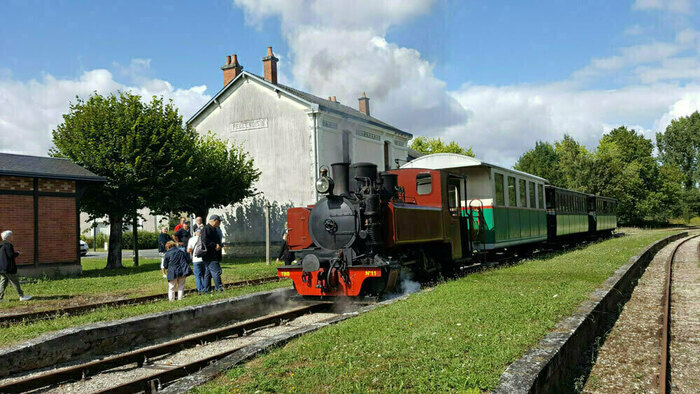 Train touristique du Bas-Berry, Gare – Train touristique du Bas-Berry, Écueillé