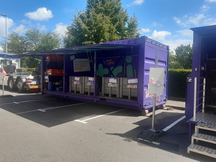 Tri-troc mobile Allée Romain Rolland, devant le pôle associatif Fernand Jacq Rennes
