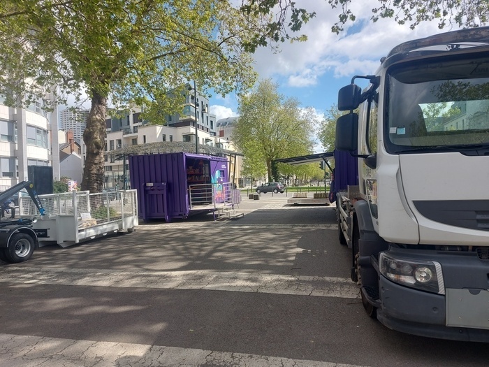 Tri-troc mobile Mail François Mitterrand, face à La Poste Rennes