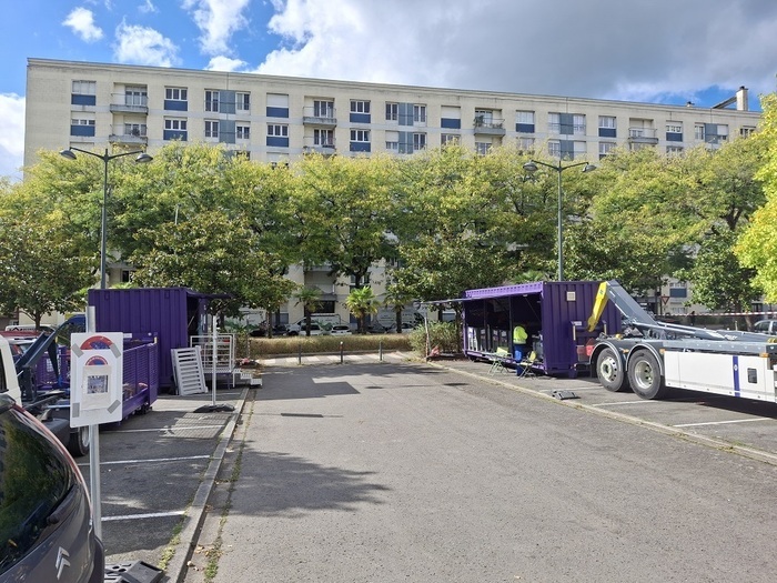 Tri-troc mobile Placis de l’Orléanais, parking côté boulevard d’Anjou Rennes