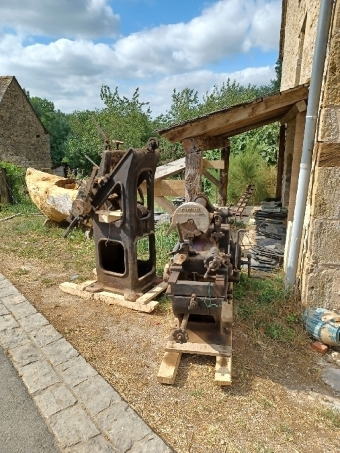 Un voyage dans le temps : visitez l’atelier du sabotier et ses machines historiques !, Église Saint-Clair d’Anglars, Anglars
