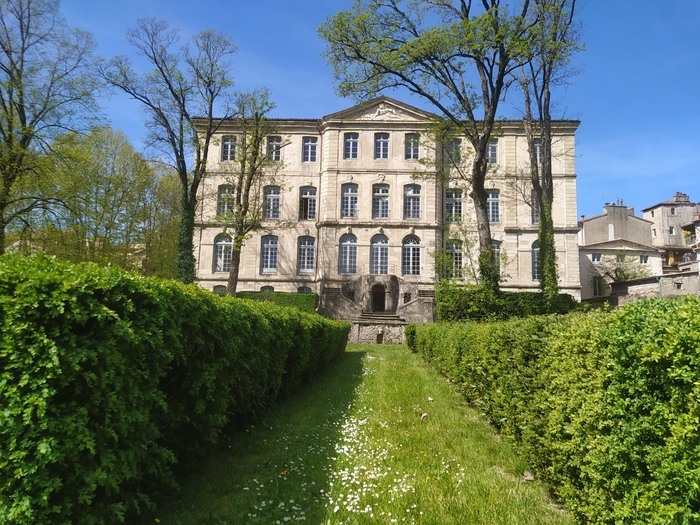 Une journée de découvertes et de partage Médiathèque du Pays viganais Le Vigan