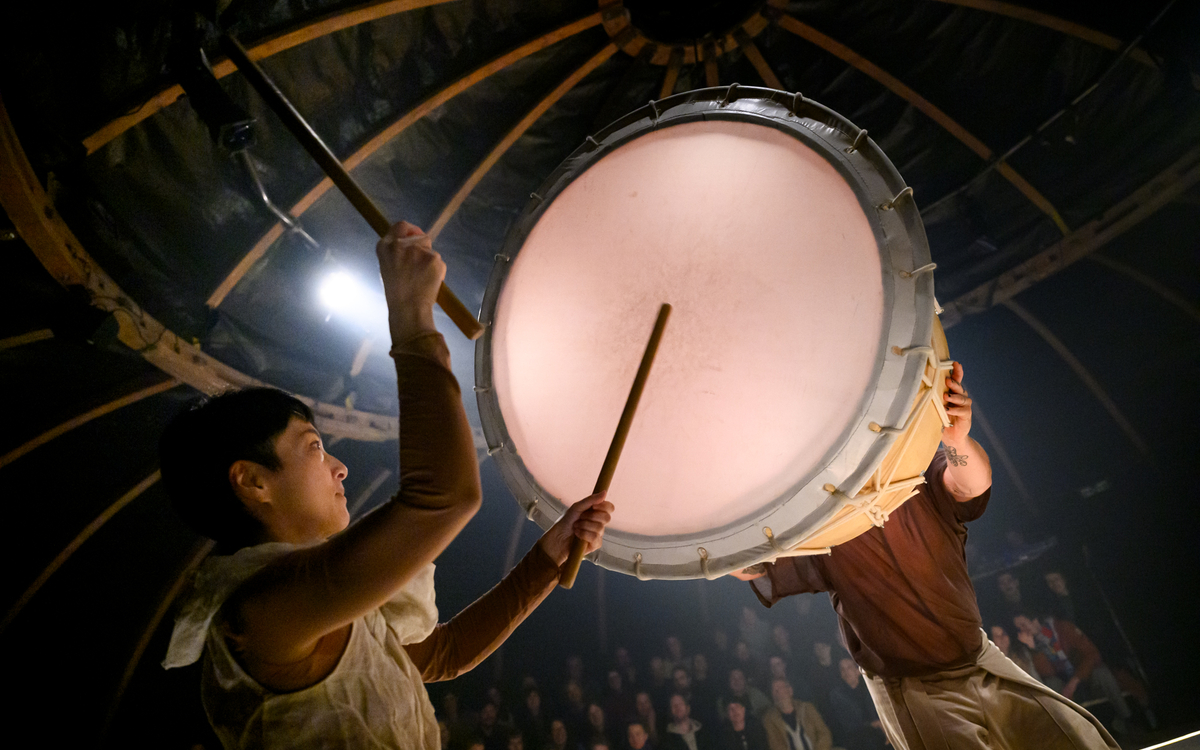 Une pièce de cirque chaleureuse et puissante : Ki No Nagare / Collectif Malunés Village de cirque Paris
