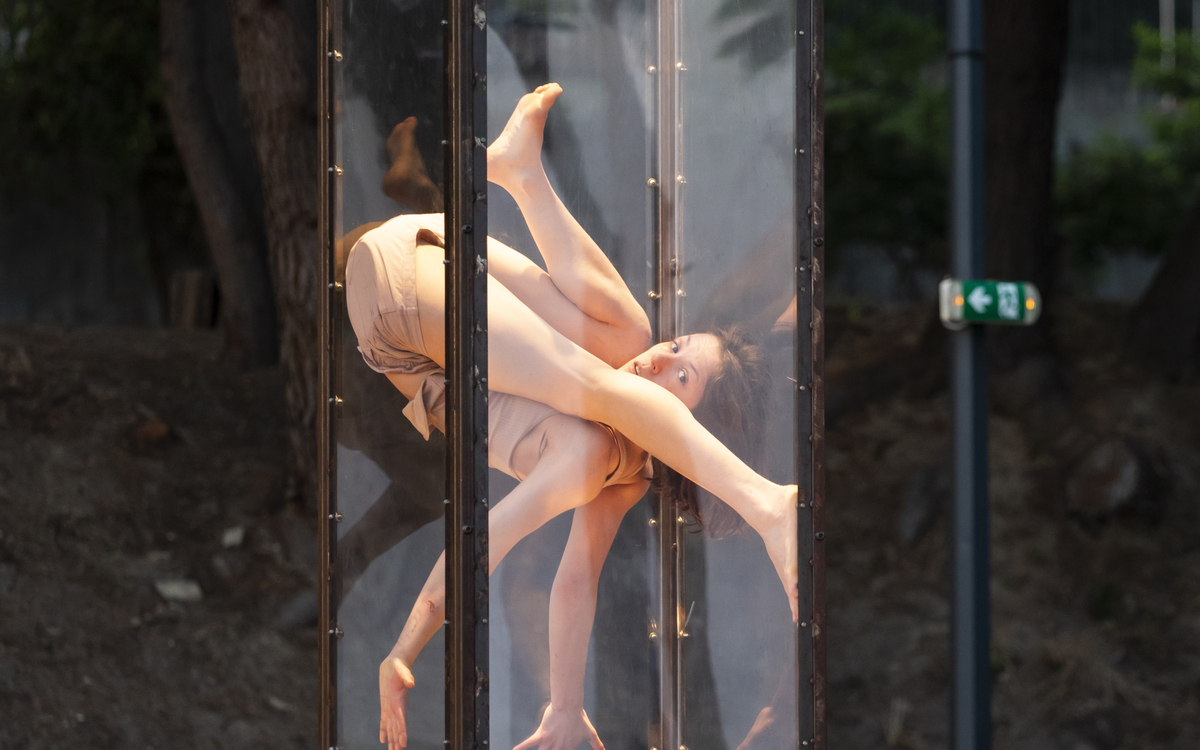 Une promenade à travers la gravité : Passages de Alice Rende Village de cirque Paris
