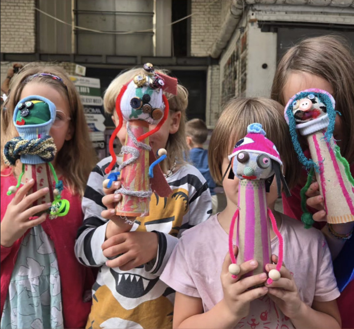 Vacances pour tous : Ateliers d’upcycling artistiques avec la création de marionnettes en bobines-chaussettes, TISSEL, Roubaix