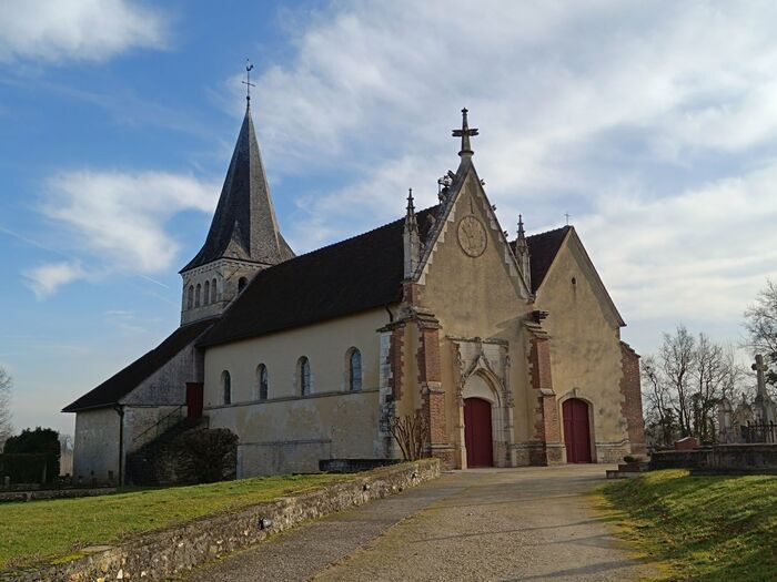 Venez découvrir la statuaire et l’architecture d’une église classée, Église Saint-Pierre, Isle-Aumont