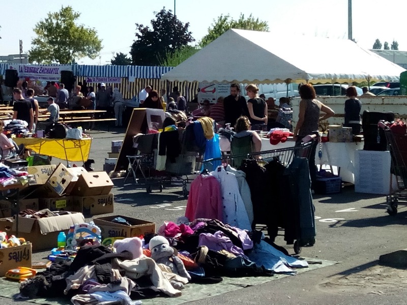 Vide grenier au Port de Plagne Port de Plagne Saint-André-de-Cubzac