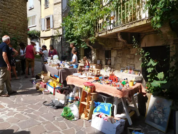 Vide-greniers de la fête du château Sévérac-le-Château Sévérac d’Aveyron