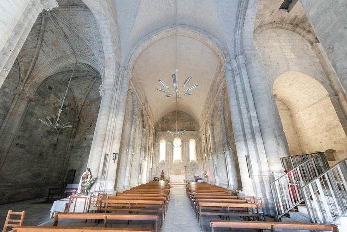 Visite archi : l’église Saint-Pierre et sa crypte Église saint-Pierre de Royan Royan