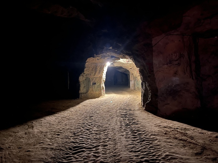 Visite cave troglodyte du Xᵉ siècle et photographies d’antan, Domaine de la Chopinière du Roy, Saint-Nicolas-de-Bourgueil