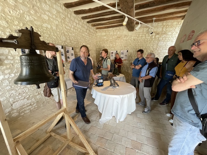 Visite commentée : à l'assaut des bretèches loudunaises et de leurs trésors campanaires Commune de Glénouze Glénouze