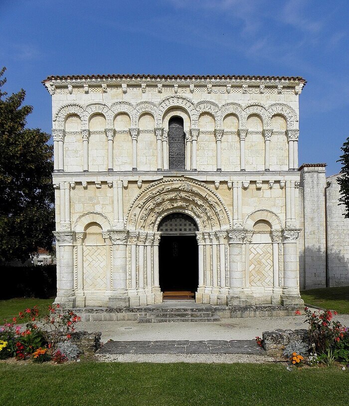 Visite commentée de l&rsquo;église et des fosses de la Gardette, Église Notre-Dame, Échillais