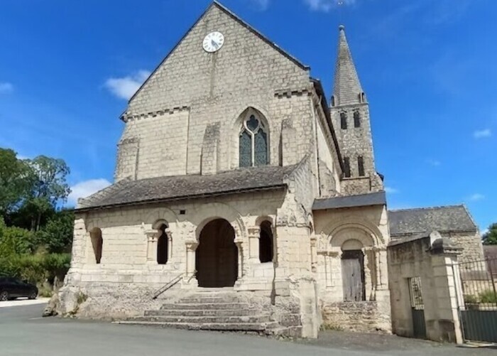 Visite commentée de l&rsquo;église et du porche de l&rsquo;église d&rsquo;Avon-les-Roches, Église Notre-Dame, Avon-les-Roches