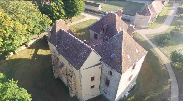 Visite commentée du Château de la Gadelière, Château et église de la Gadelière, Rueil-la-Gadelière