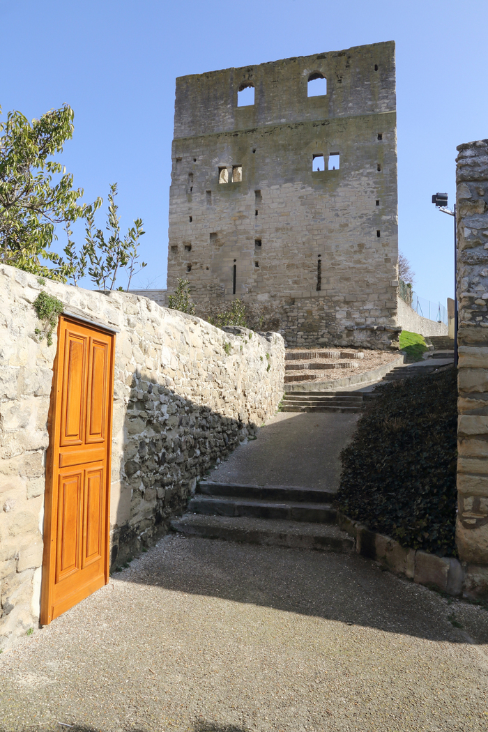 Visite commentée du vieux Conflans, Tour Montjoie, Conflans-Sainte-Honorine