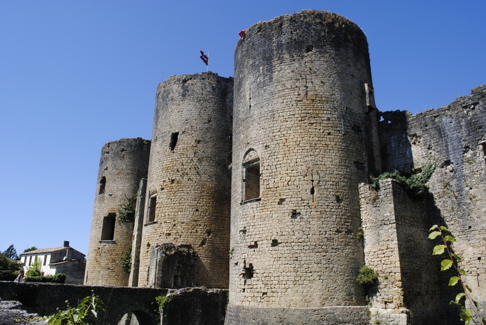 Visite contée au château de Villandraut, Château de Villandraut, Villandraut