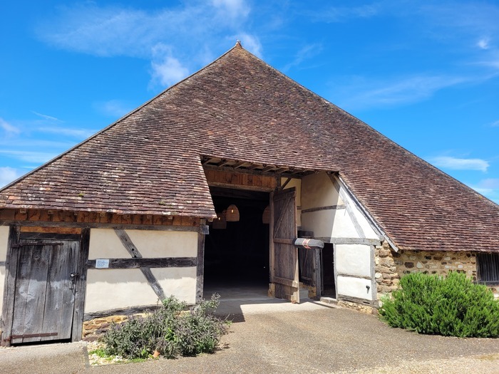 Visite de la Grange pyramidale du Pays-Fort, Grange Pyramidale du Pays Fort, Vailly-sur-Sauldre