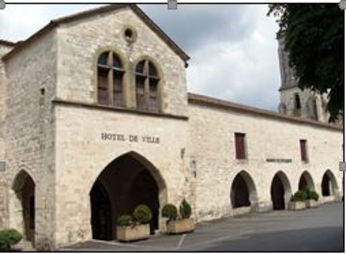 Visite de la mairie actuelle de Castillonnès Commune de Castillonnès Castillonnès