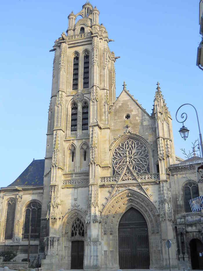Visite de la sacristie par le sacristain Cathédrale Saint-Maclou Pontoise
