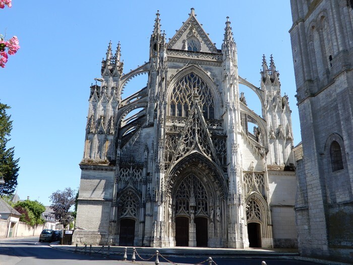 Visite de l'abbatiale de la Trinité : du roman au gothique Abbatiale de La Trinité Vendôme