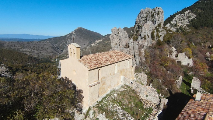 Visite de l&rsquo;église Saint-Laurent avec les bénévoles de l&rsquo;associaiton, Hameau du Poil, Senez