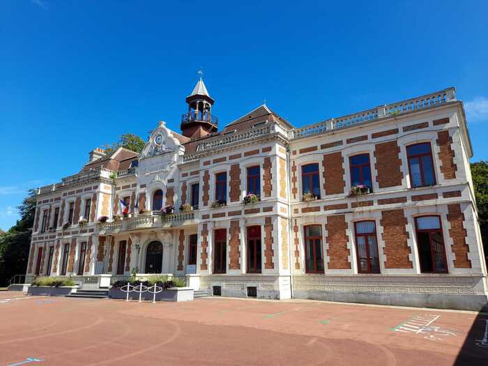 Visite de l&rsquo;hôtel de ville de Carvin – Monument Historique., Hôtel de Ville, Carvin