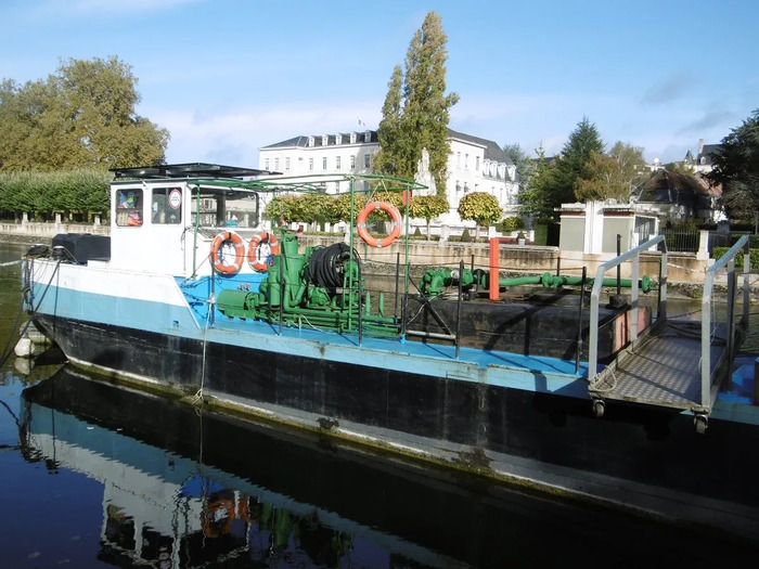 Visite découverte du bateau Le Cher de l'ARECABE (Association pour la réouverture du Canal de Berry) Bateau le "Cher" Vierzon