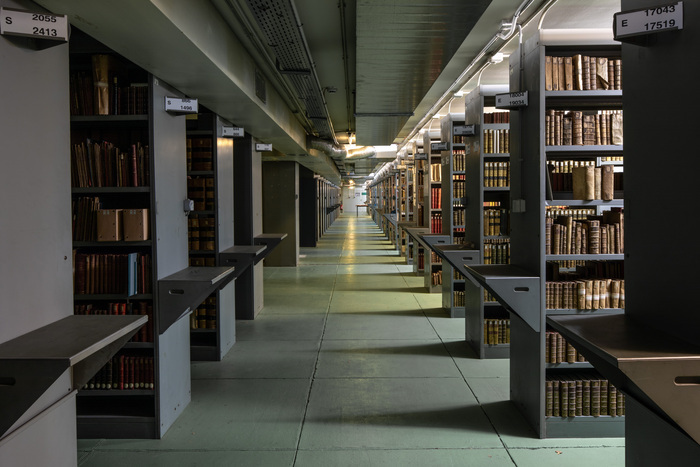 Visite des magasins de conservation : Mission sauvetage des collections !, Bibliothèque d’étude et du patrimoine, Grenoble