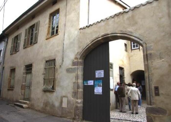 Visite du bourg ancien et d&rsquo;une maison de notaires XVIIe s, Eglise de Millery, Millery