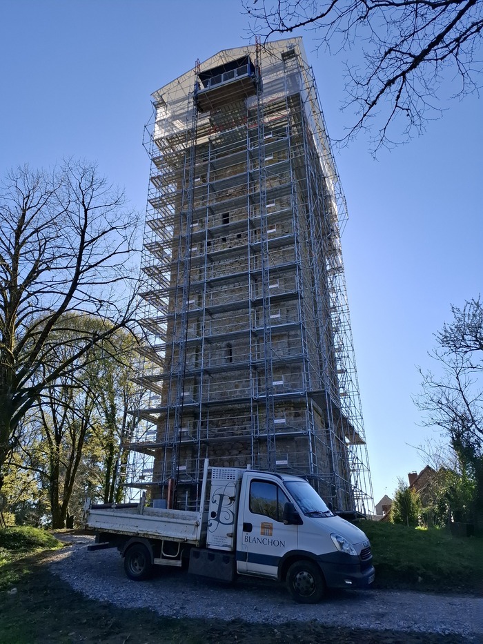 Visite du chantier du donjon de château Chervix, La Tour, Château-Chervix