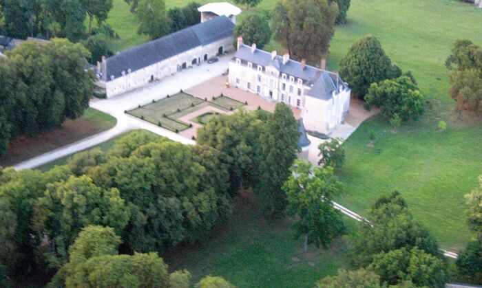 Visite du château du Bouchet Château du Bouchet Noyant-Villages