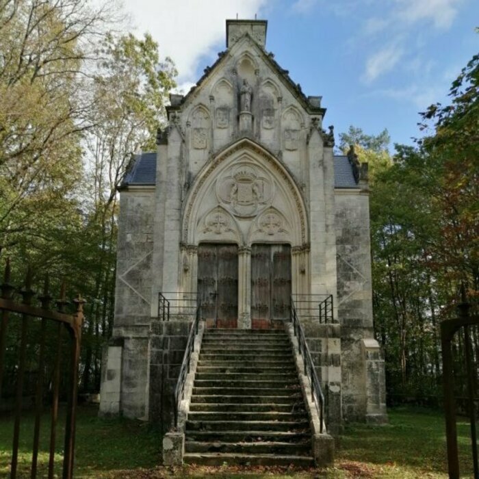 Visite d'une chapelle néo-gothique du XIXᵉ siècle Chapelle de Rocheux Lignières