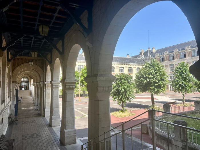 Visite et histoire du Lycée Voltaire à Paris 11ème, Lycée Voltaire, Paris