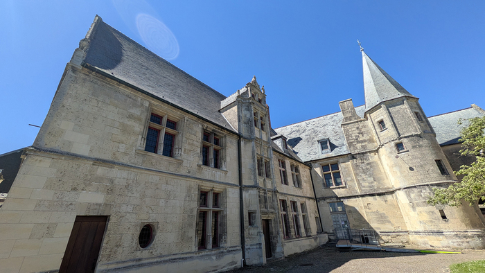 Visite guidée à Laon : L’hôtel du Petit-Saint-Vincent, Hôtel du Petit-Saint-Vincent, 1 Rue Saint-Martin, 02000 Laon, Laon