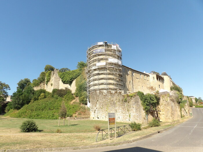 Visite guidée avec intermède joué du château des Quat’Sos à La Réole, Château des Quat Sos, La Réole