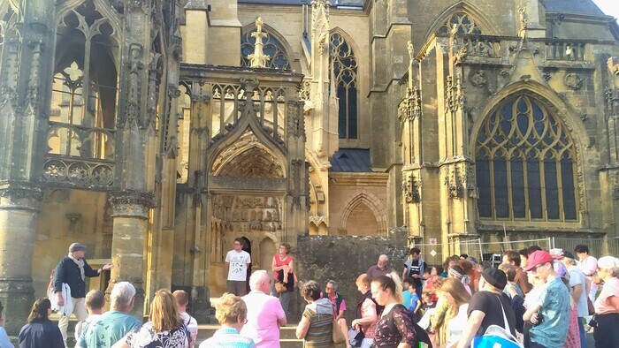 Visite guidée de la basilique des champs et de son joyau flamboyant, Basilique Notre-Dame, Avioth
