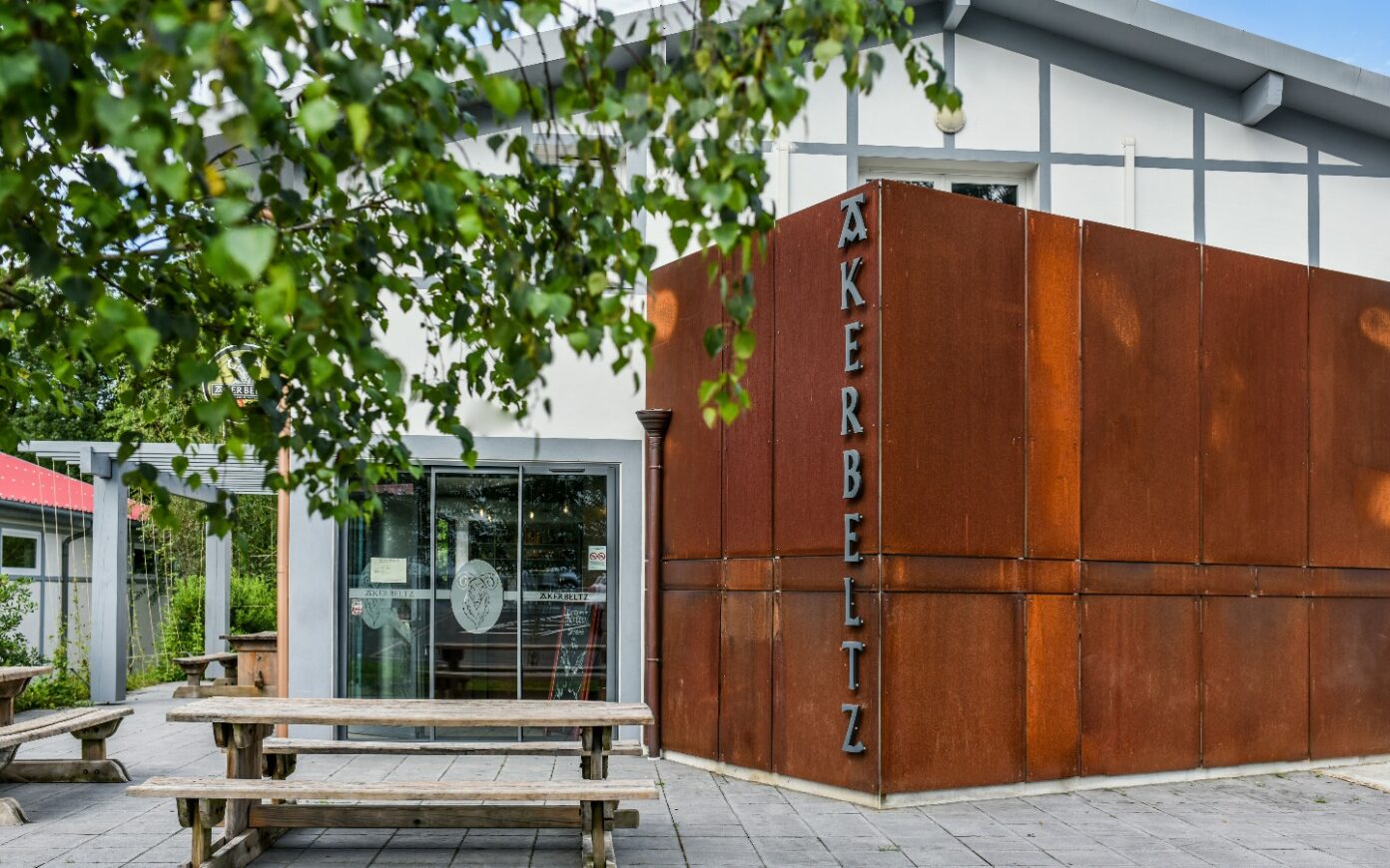 Visite guidée de la brasserie Akerbeltz Zone Artisanale Larre Lore Ascain