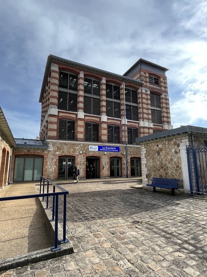 Visite guidée de la Buanderie – Médiathèque, Médiathèque La Buanderie, Clamart
