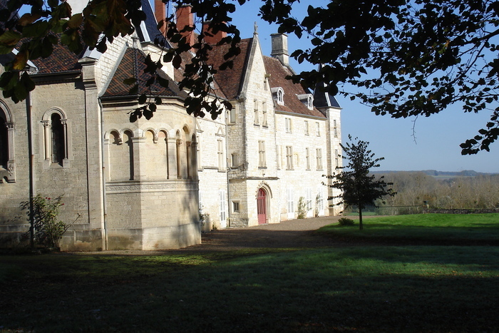 Visite guidée de la chapelle et du parc, Château de Montrambert, Dammartin-Marpain