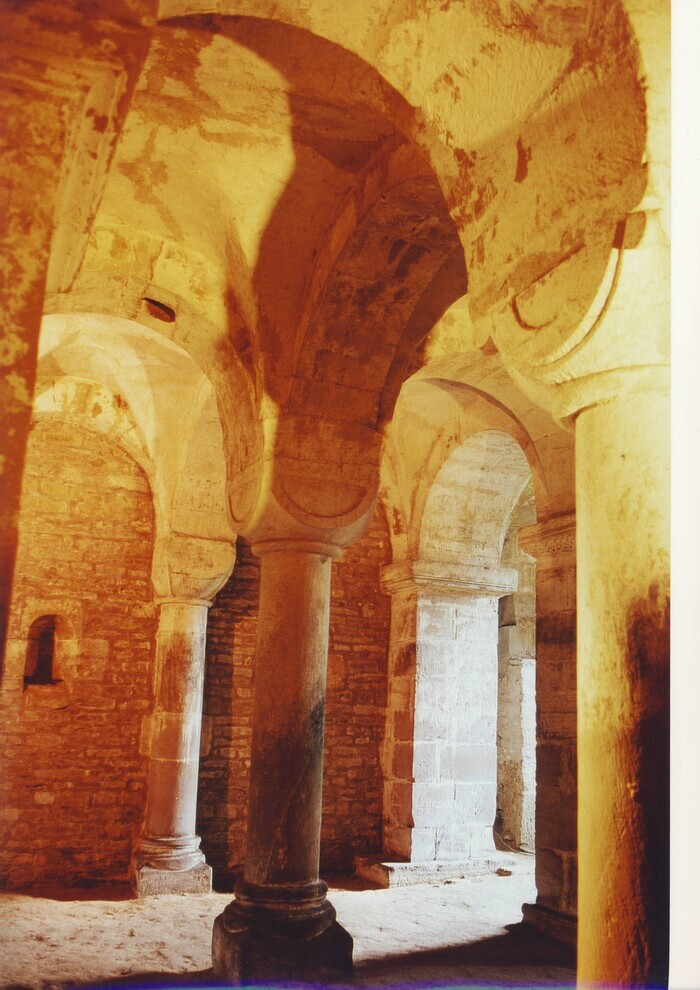 Visite guidée de la crypte romane, Église Saint-André, Esley