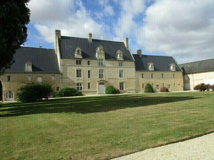 Visite guidée de la ferme-manoir Manoir de Cacharat Secqueville-en-Bessin
