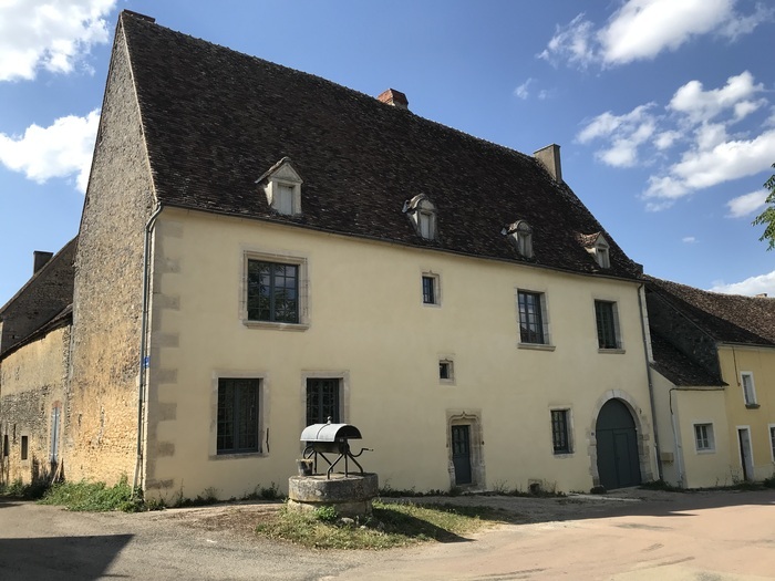 Visite guidée de la maison du Bailli et de la maison tour à inscriptions Maison du Bailli Treigny-Perreuse-Sainte-Colombe