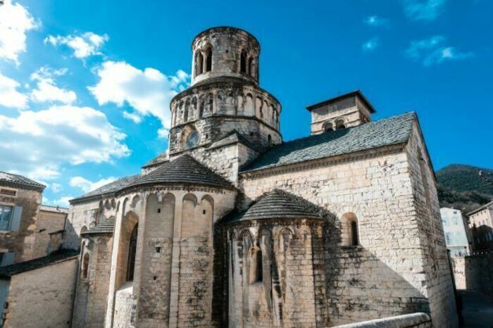 Visite guidée de l'abbatiale Sainte-Marie de Cruas Abbatiale Sainte-Marie de Cruas Cruas