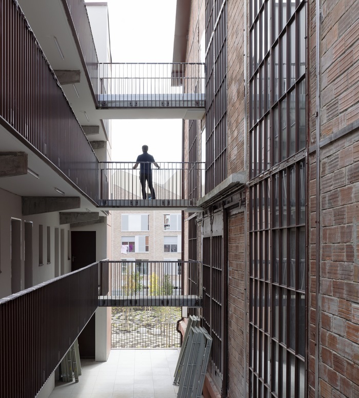 Visite guidée de l’ancienne usine Lesieur transformée en logements pour jeunes, Résidence Bassins à Flot – Habitats Jeunes Le Levain, Bordeaux