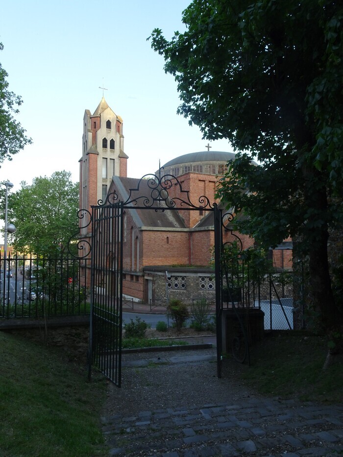 Visite guidée de l'église Notre Dame de France de Juvisy Église Notre-Dame-de-France Juvisy-sur-Orge