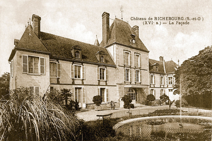 Visite guidée de l'extérieur du château et de la motte castrale de Richebourg Château de Richebourg et motte castrale Richebourg