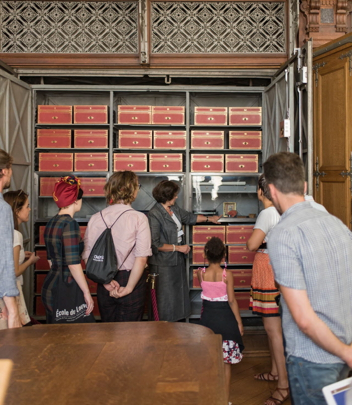 Visite guidée des Grands Dépôts des Archives nationales pour le
public famille (enfants de 7 à 15 ans accompagnés de leurs parents), Archives nationales – Site de Paris, Paris