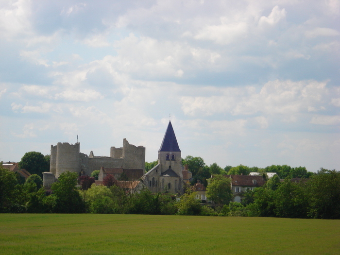 Visite guidée des monuments de Yèvre-le-Châtel, Château d’Yèvre-le-Châtel, Yèvre-la-Ville