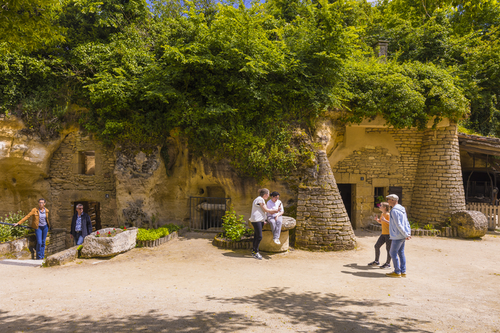 Visite guidée des troglodytes, Village troglodytique de rochemenier, Rochemenier