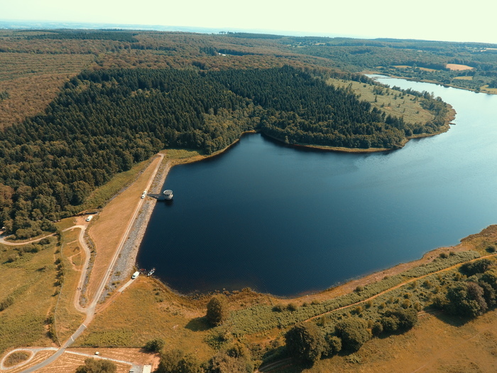 Visite guidée du barrage du Gast Barrage du Gast Noues de Sienne